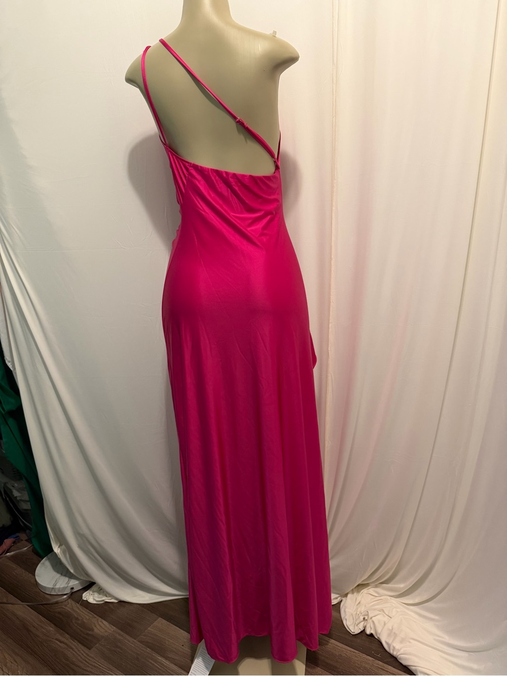 ❤️Oys One-Shoulder Hot Pink Ruched Maxi Dress - Picture 5 of 11